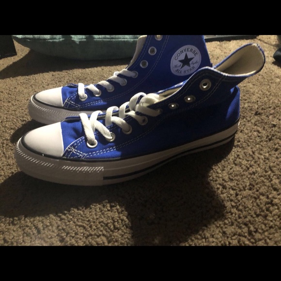 Seasonal Unisex Converse - Picture 1 of 5
